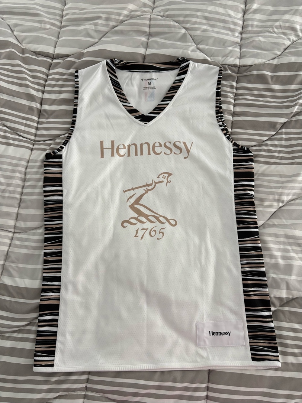 Henne White & Brown Men's Basketball Jersey